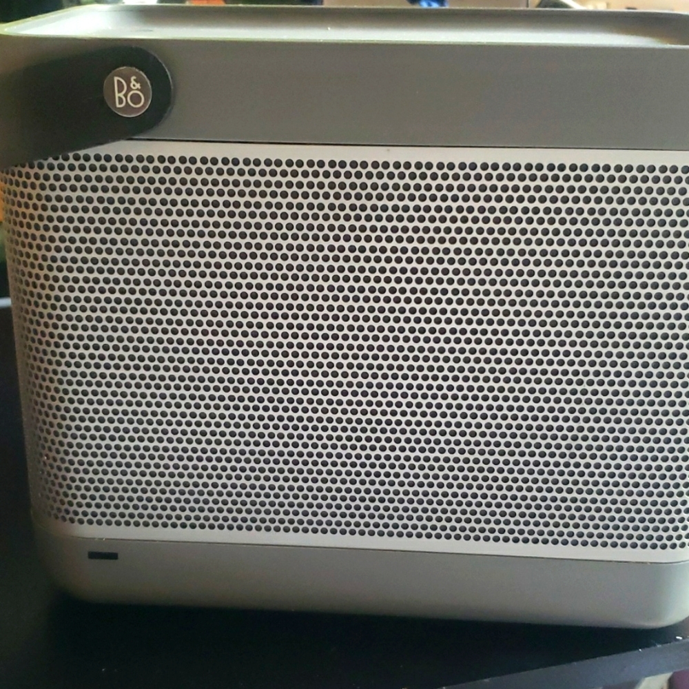 BANG & OLUFSEN BEOLIT 12 PORTABLE BLUETOOTH SPEAKER | STONE GREY.